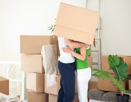 Packing and loading support for home moves in Swiss Cottage